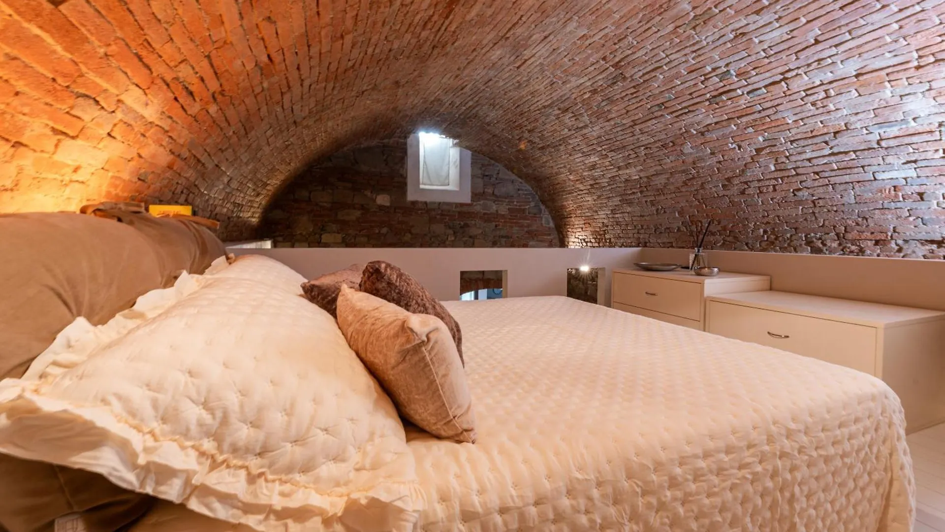 The Eyes Of Peccioli Apartman